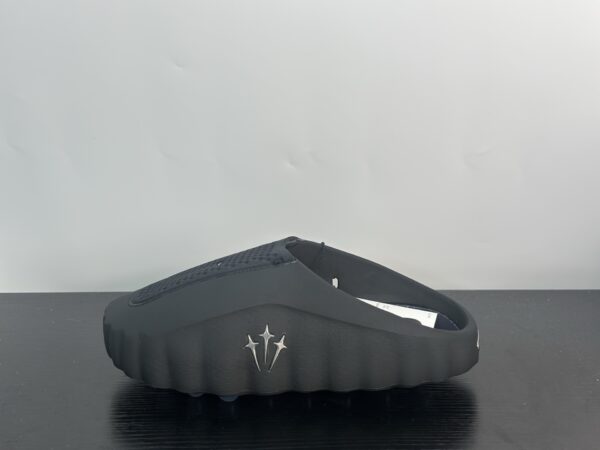 Nike Mind 001
