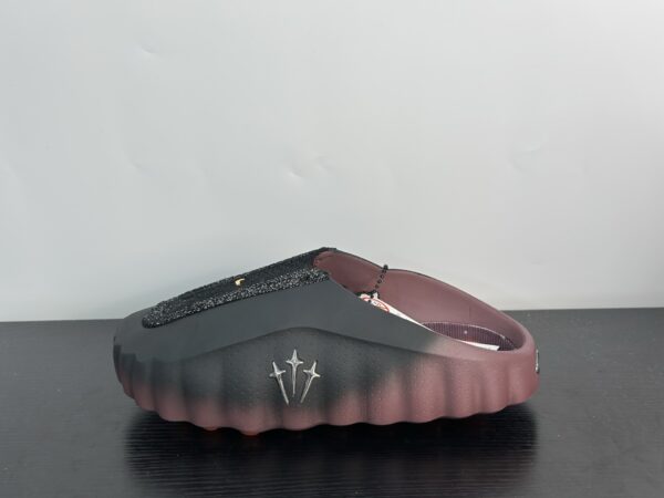 Nike Mind 001