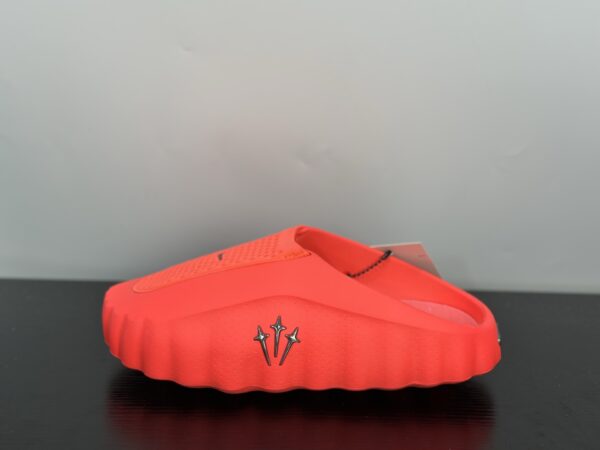 Nike Mind 001