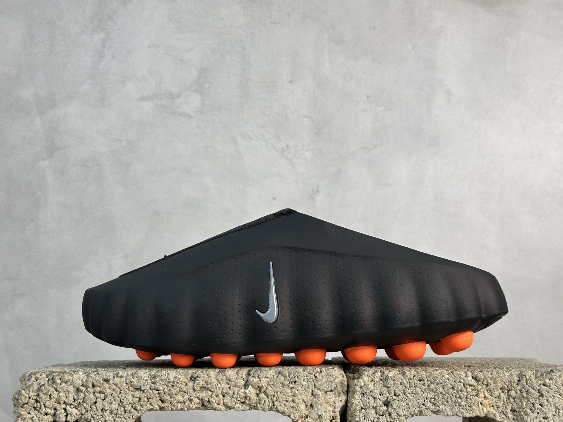 Nike Mind 001