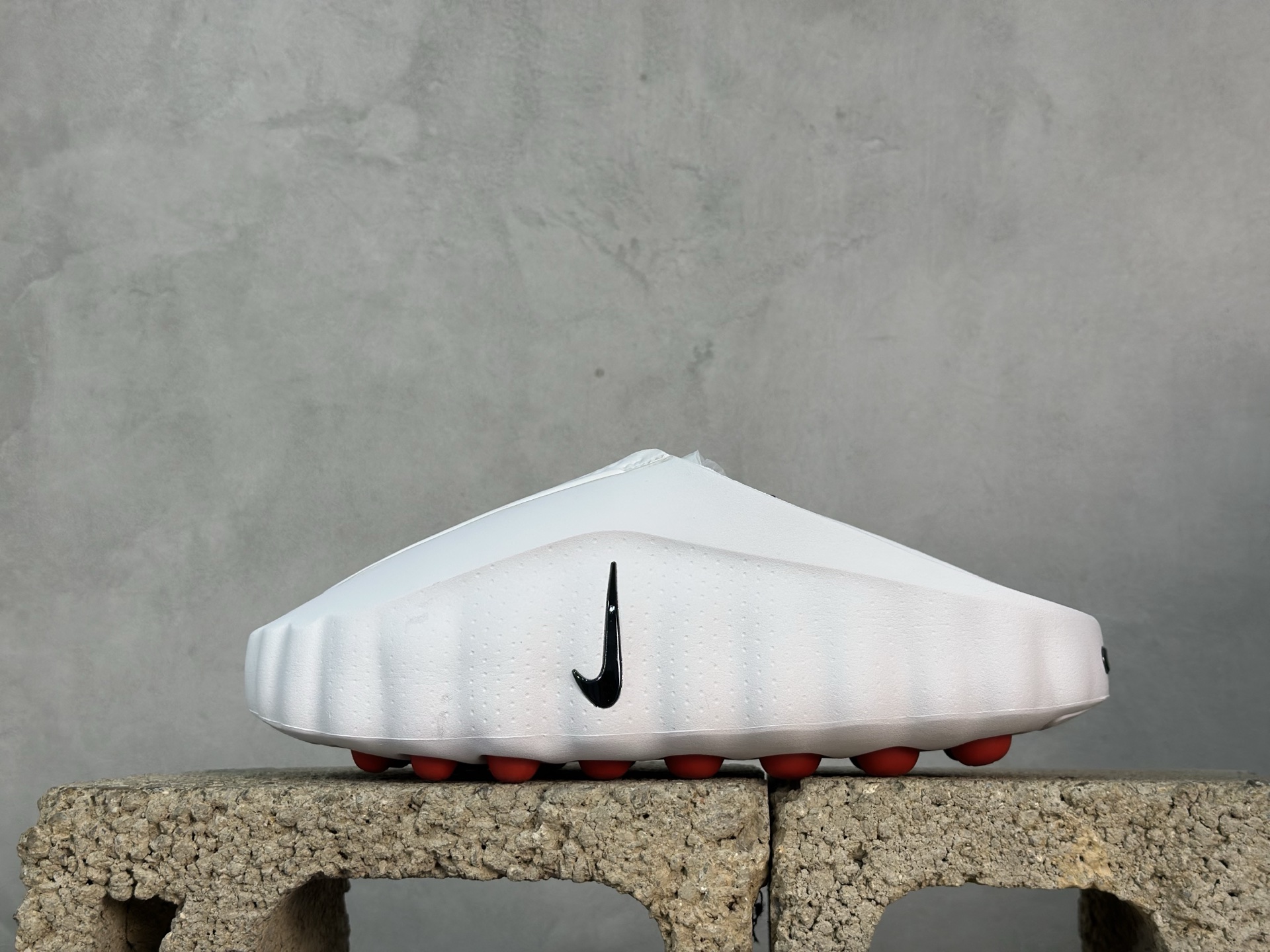 Nike Mind 001