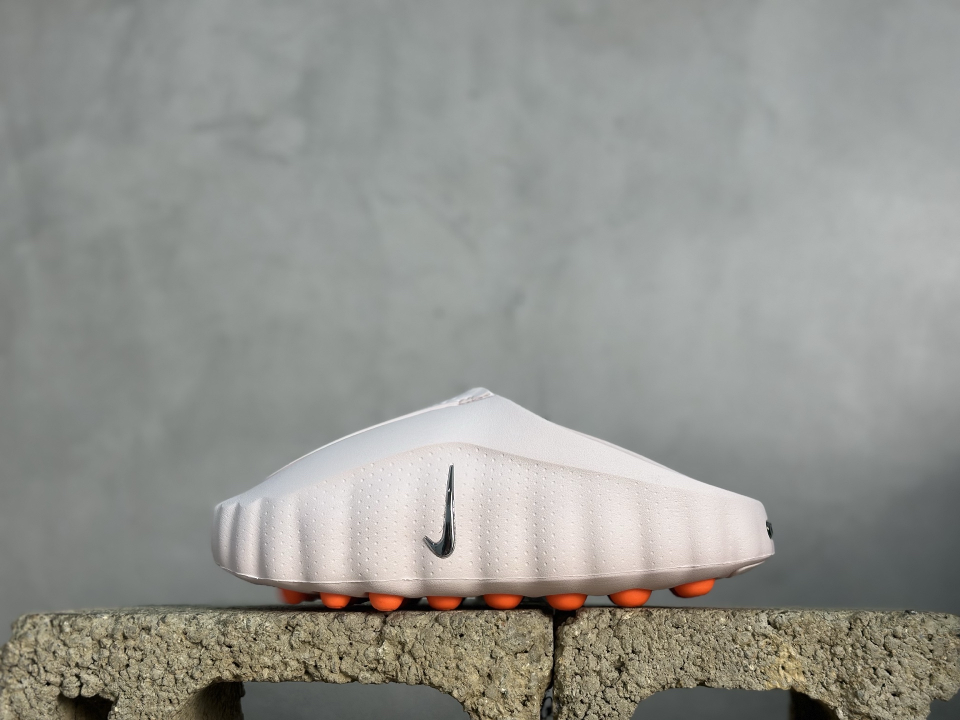 Nike Mind 001