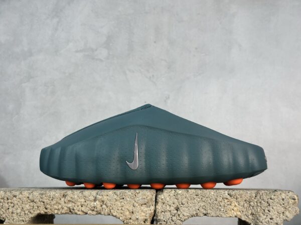 Nike Mind 001