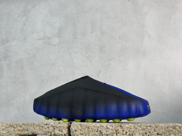 Nike Mind 001