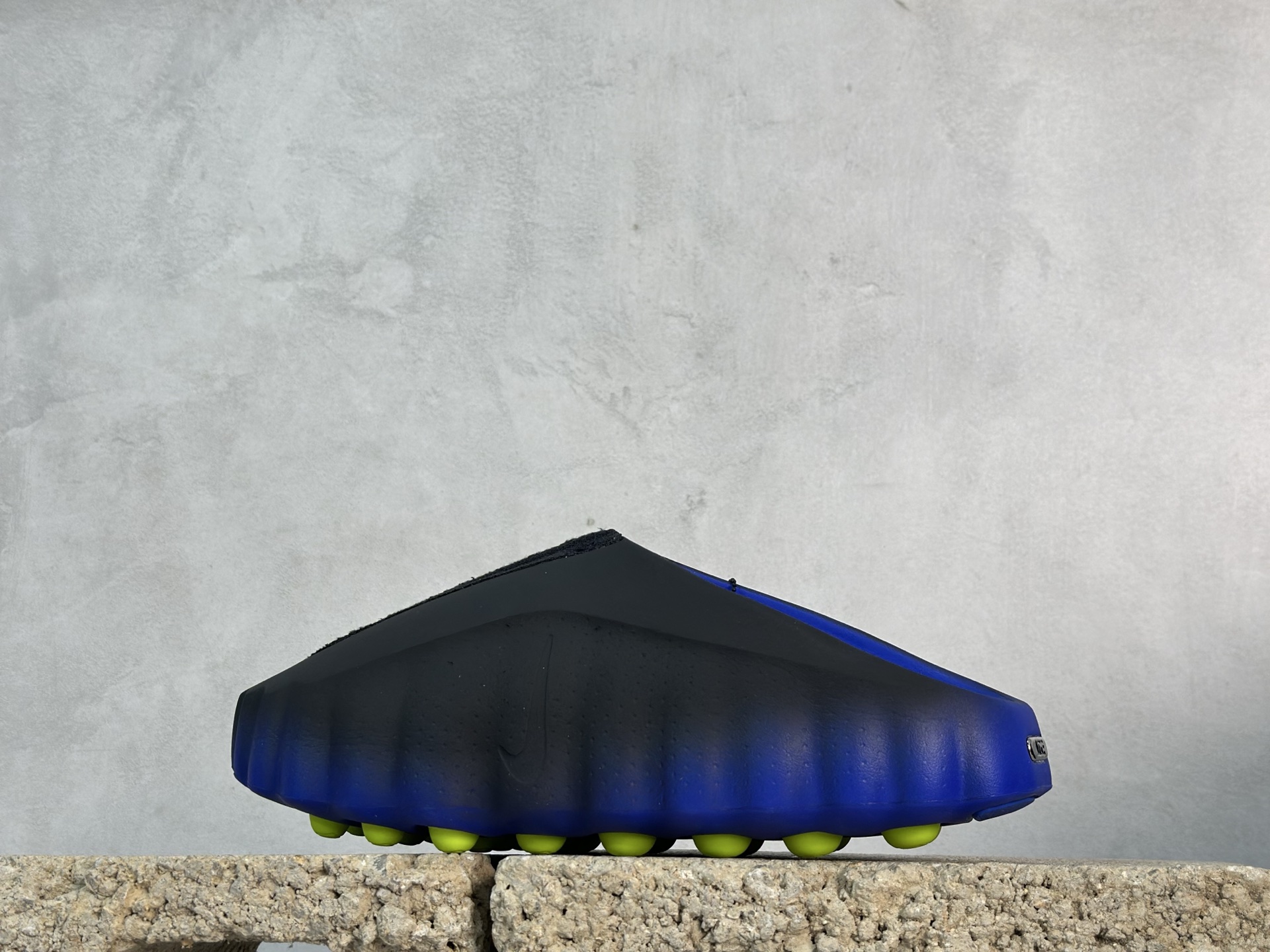 Nike Mind 001