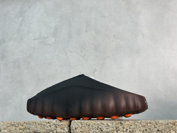 Nike Mind 001