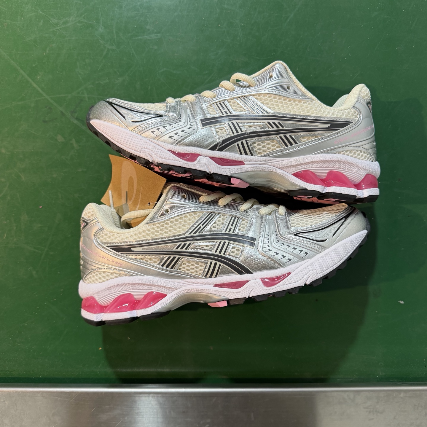 Asics Gel-Kayano 14 Sweet pink