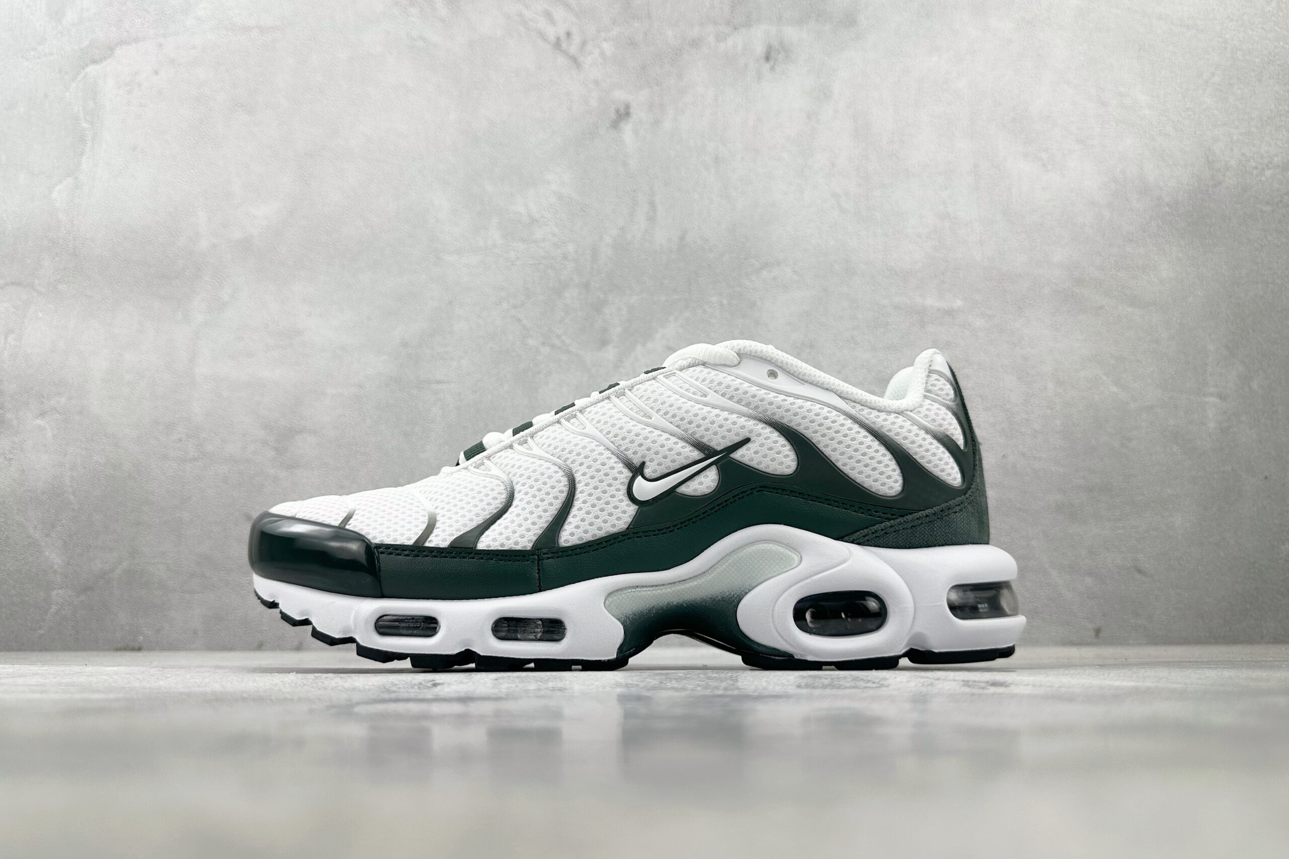 Nike Air Max Plus White