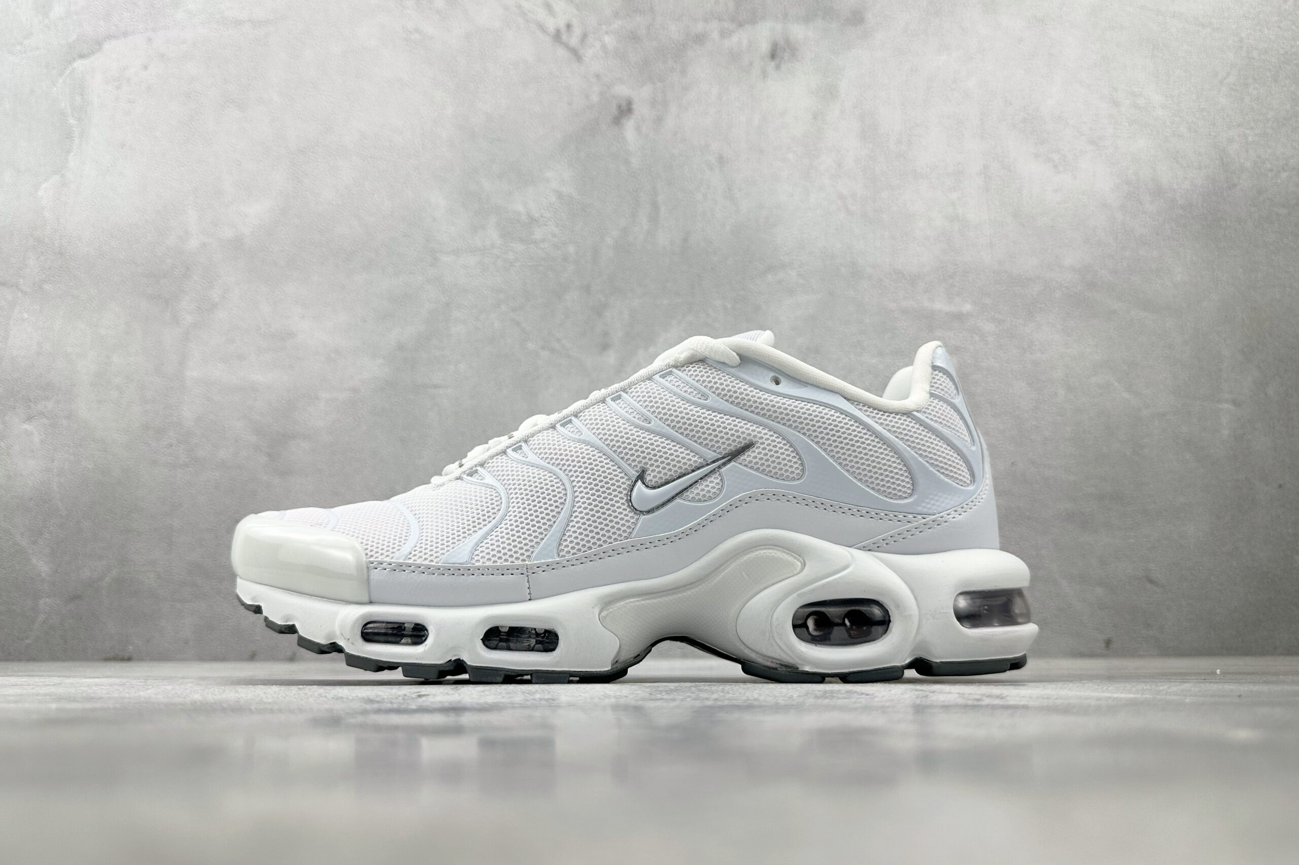 Nike Air Max Plus Pure white