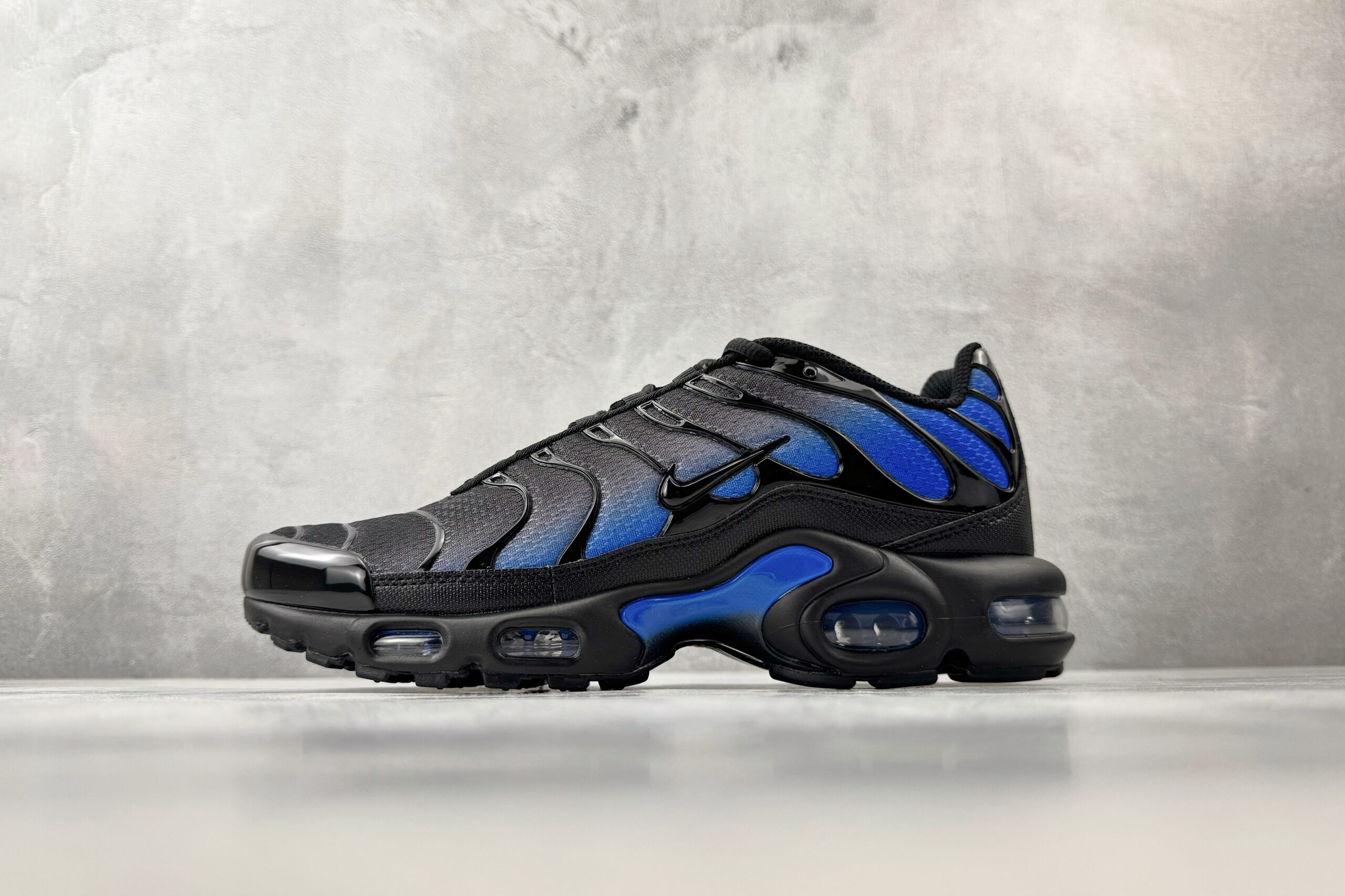 Nike Air Max Plus Black-blue