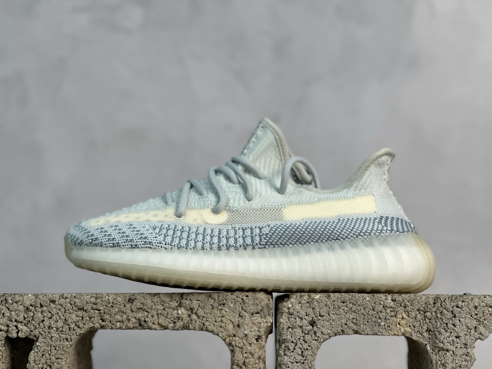 Yeezy Boost 350 V2