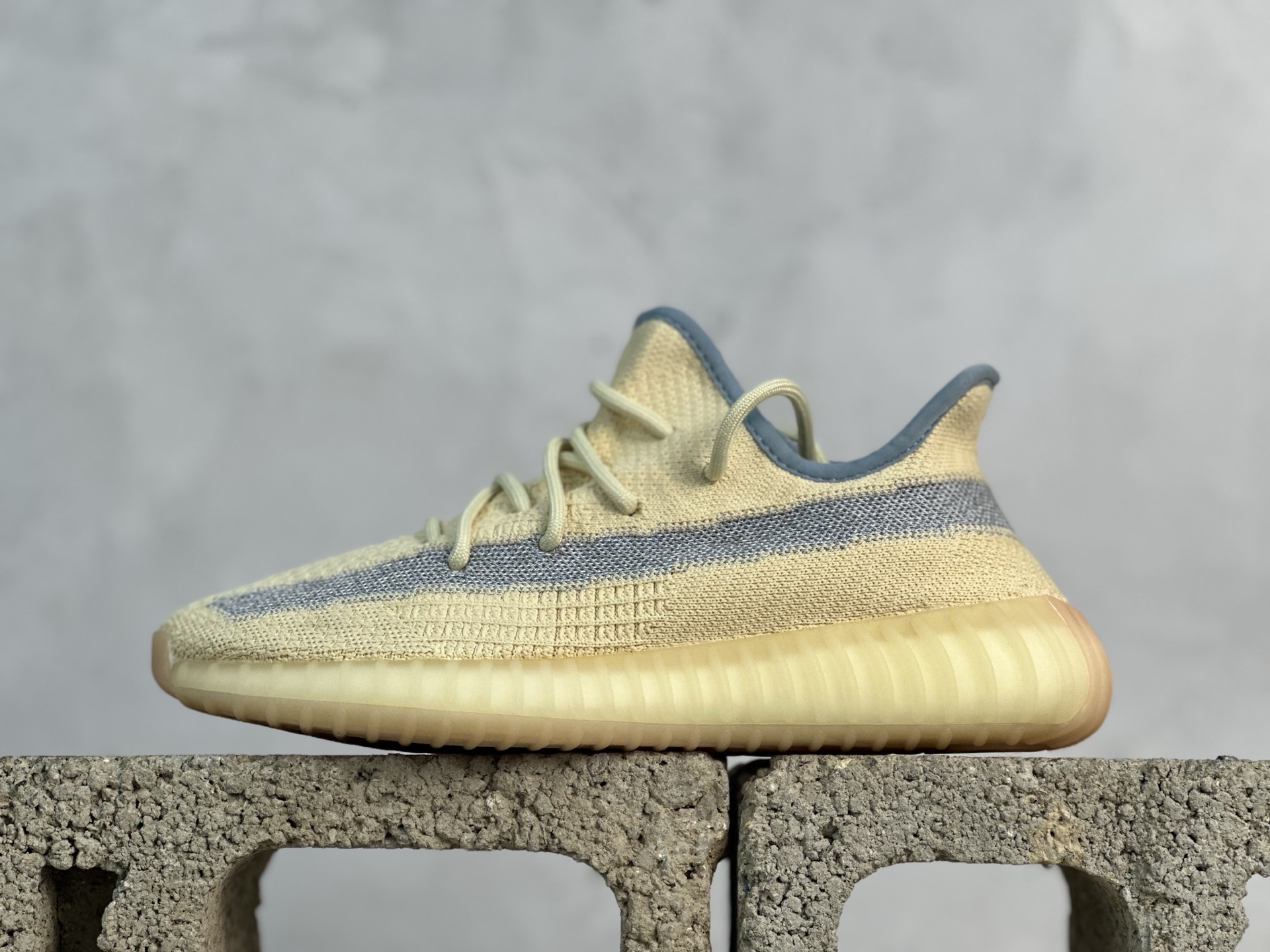 Yeezy Boost 350 V2