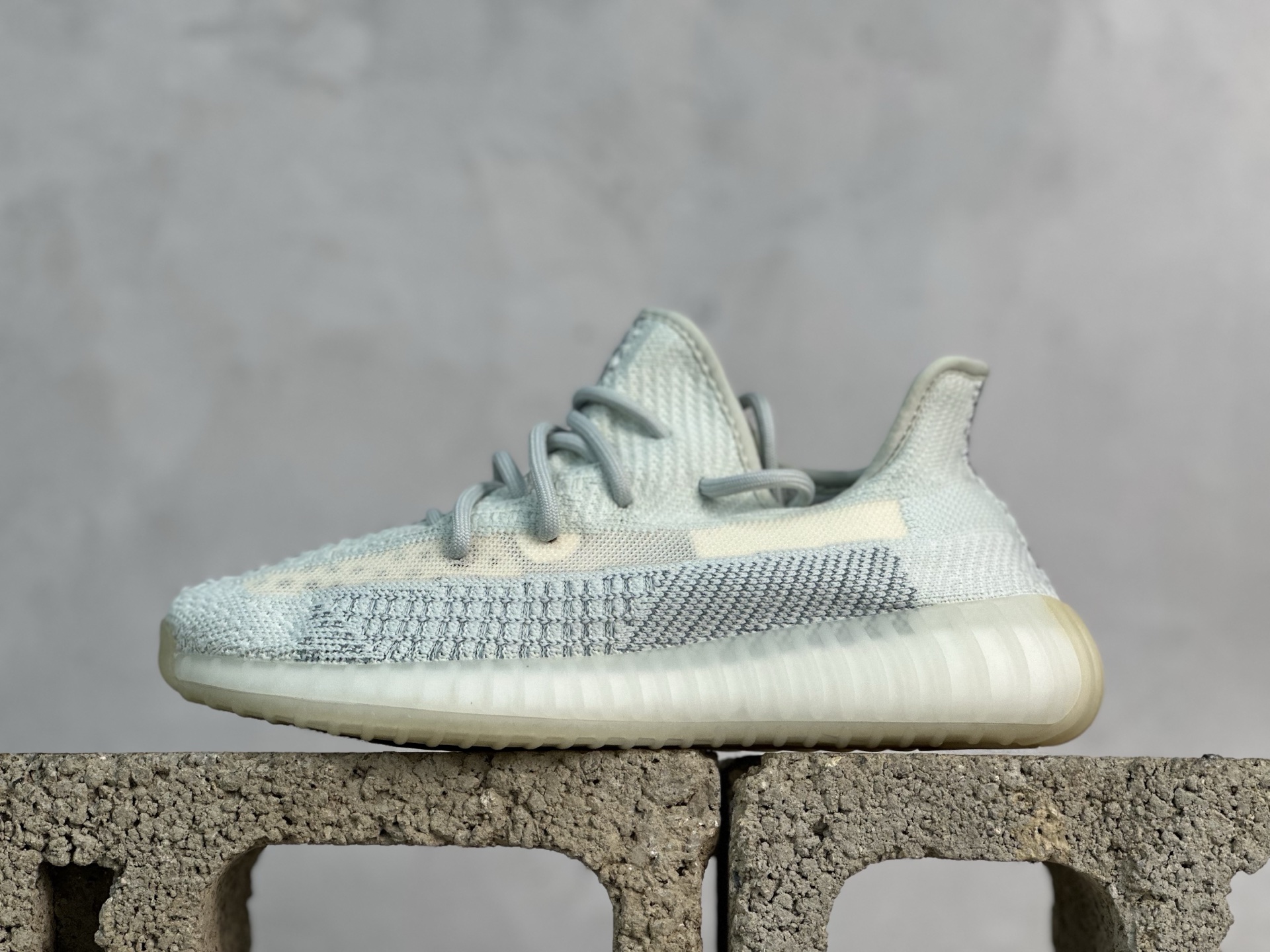 Yeezy Boost 350 V2