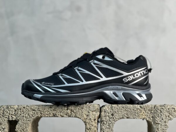 SALOMON XT-6